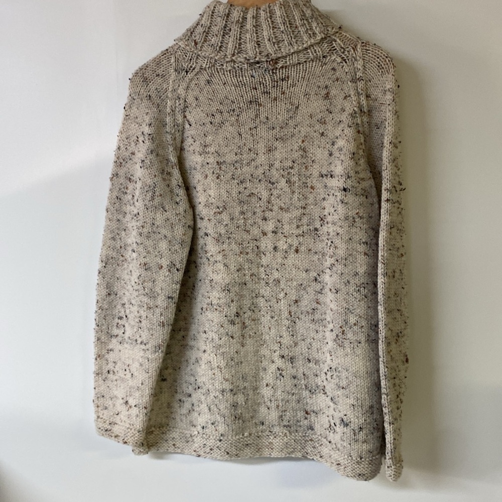 Beautiful hand knit oversize sweater, gorgeous fall colours no size or care tags - Picture 4 of 8